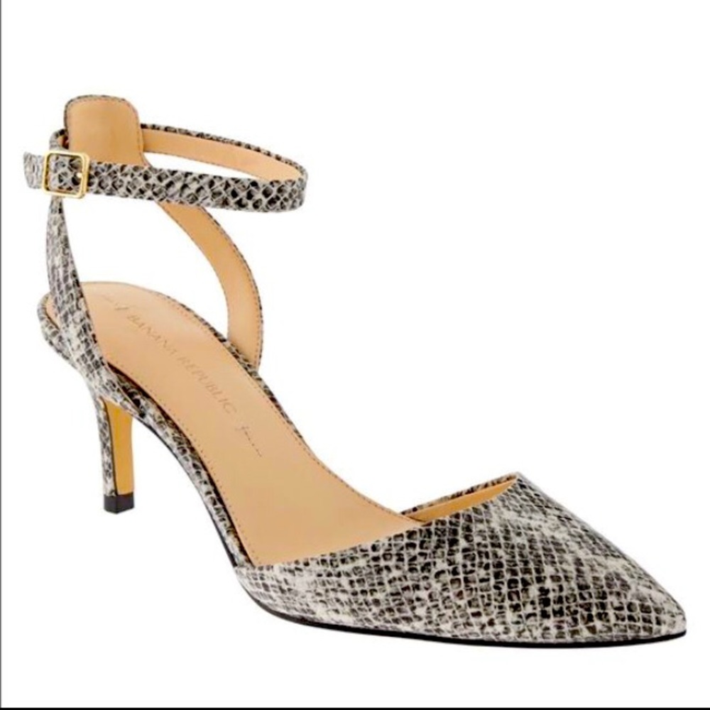 Banana Republic mid heel pump size 10